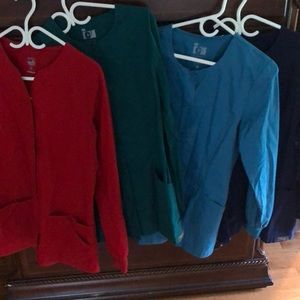 4 scrub jackets size small